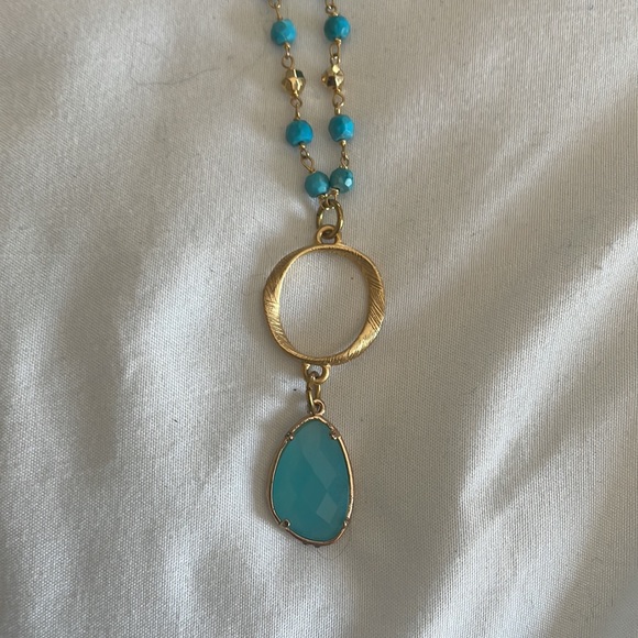 Turquoise/Blue & Gold Necklace with an turquoise blue stone. “New”. Never worn! - Picture 2 of 4
